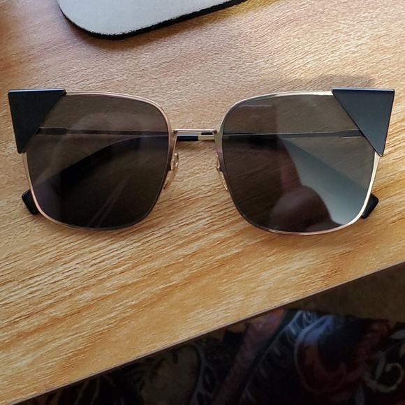 Fendi Cat eye Sunglasses - Picture 4 of 9